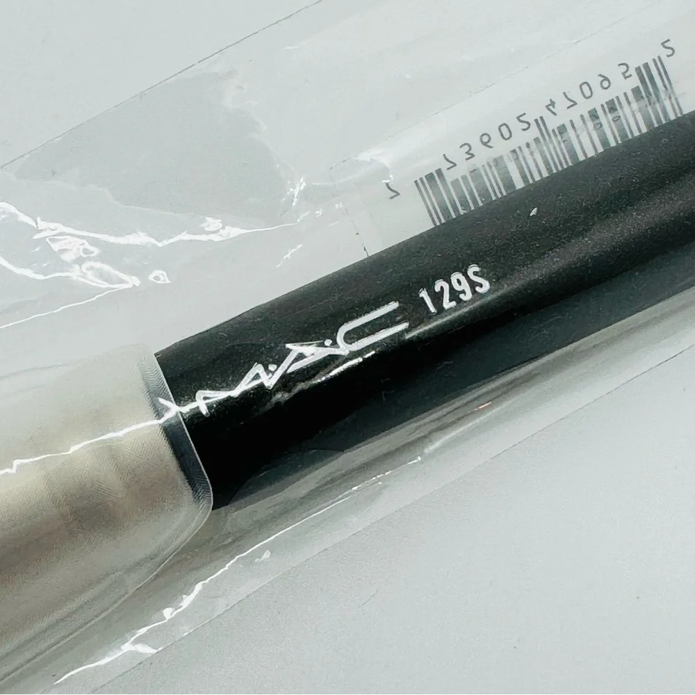 Mac 129S Powder/Blush Makeup Brush Synthetic Bristles Brand New Authentic